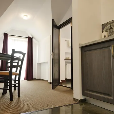 Center Aparthotel 2*