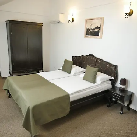 Aparthotel Center 2*