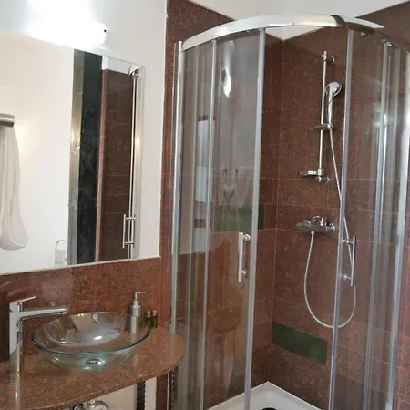 Aparthotel Center 2*